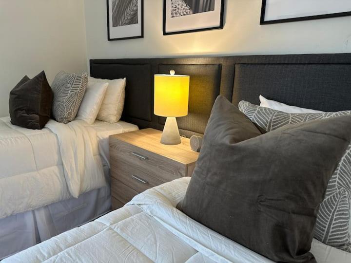 Vine City Home - Duplex - 3 Mins From Gwcc & Mercedes- Benz Stadium Атланта Экстерьер фото