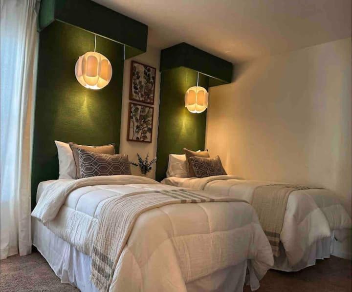 Vine City Home - Duplex - 3 Mins From Gwcc & Mercedes- Benz Stadium Атланта Экстерьер фото